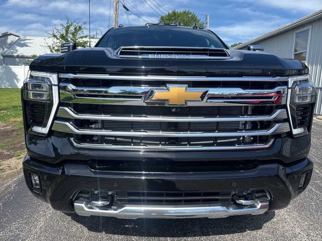 New 2026 Chevrolet Silverado 3500 High Country w/ Technology Package AWD/4WD image 2