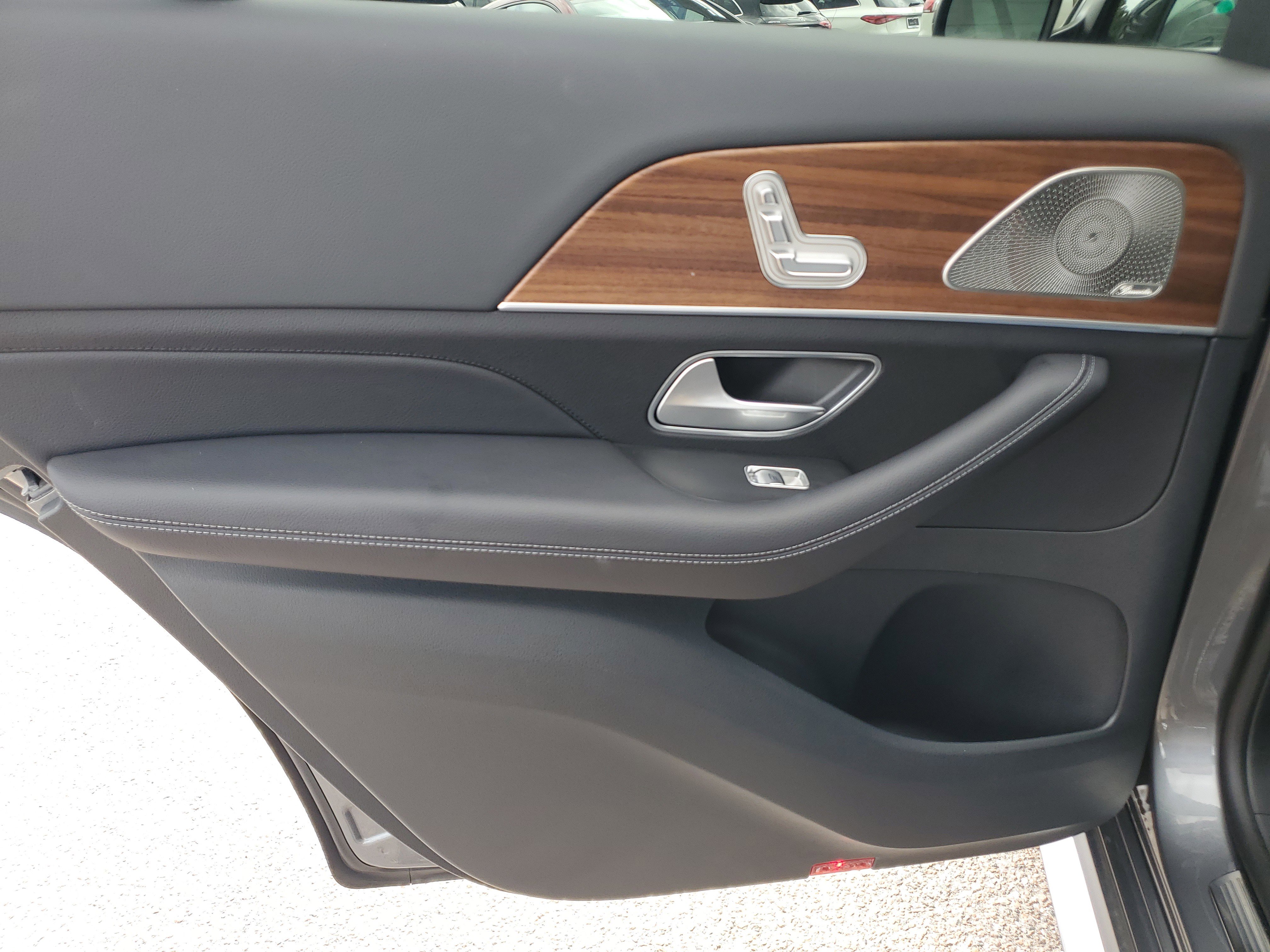 Certified 2025 Mercedes-Benz GLS 450 4MATIC image 11