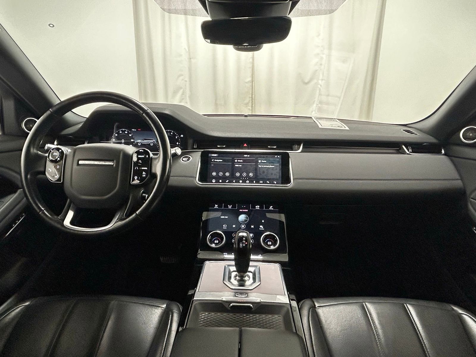 Used 2020 Land Rover Range Rover Evoque SE image 8