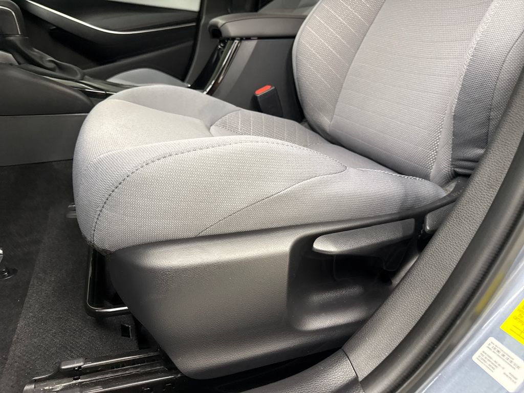Used 2024 Toyota Corolla SE w/ SE Convenience Package FWD image 15