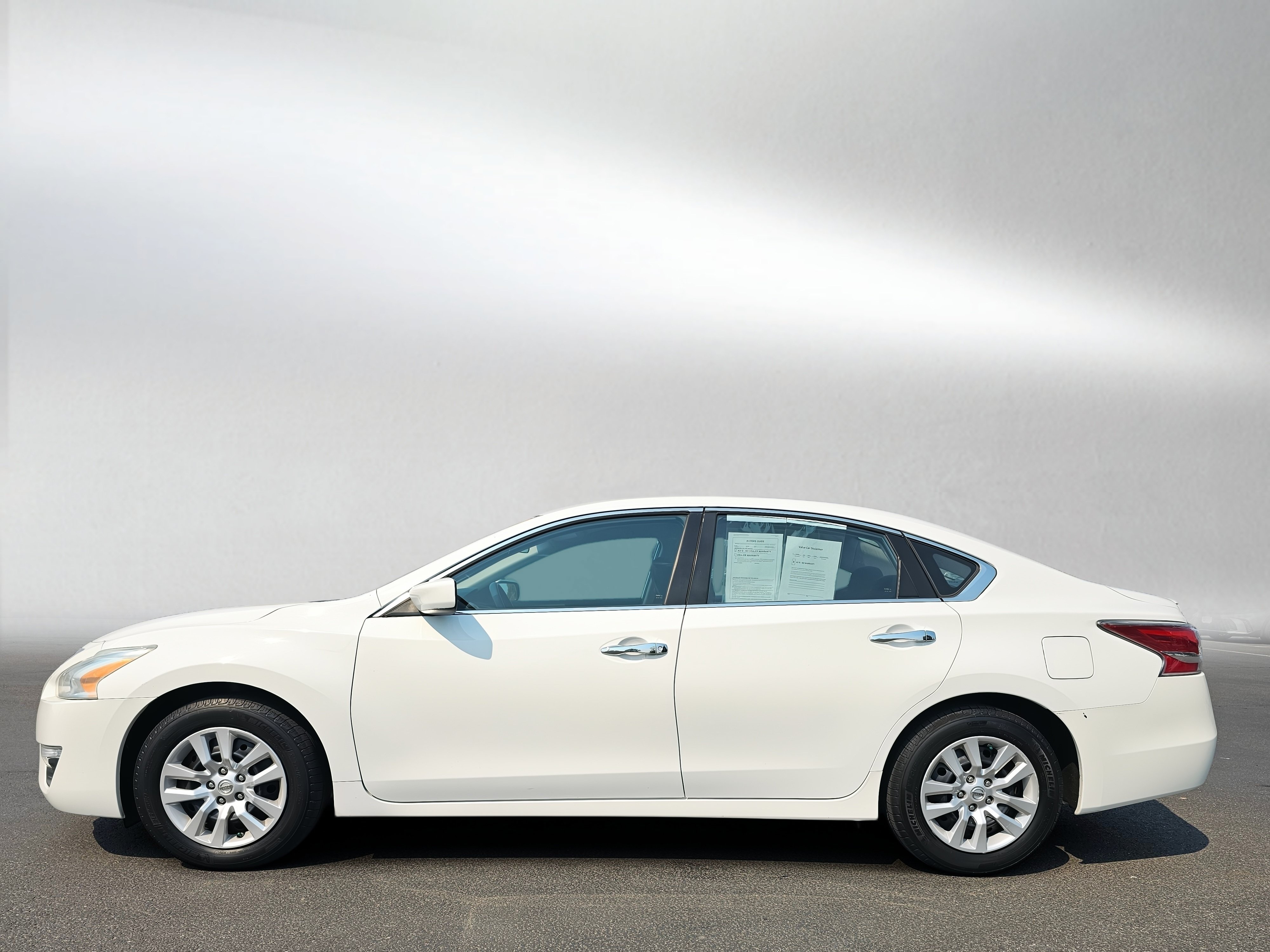 Used 2015 Nissan Altima 2.5 S FWD image 2