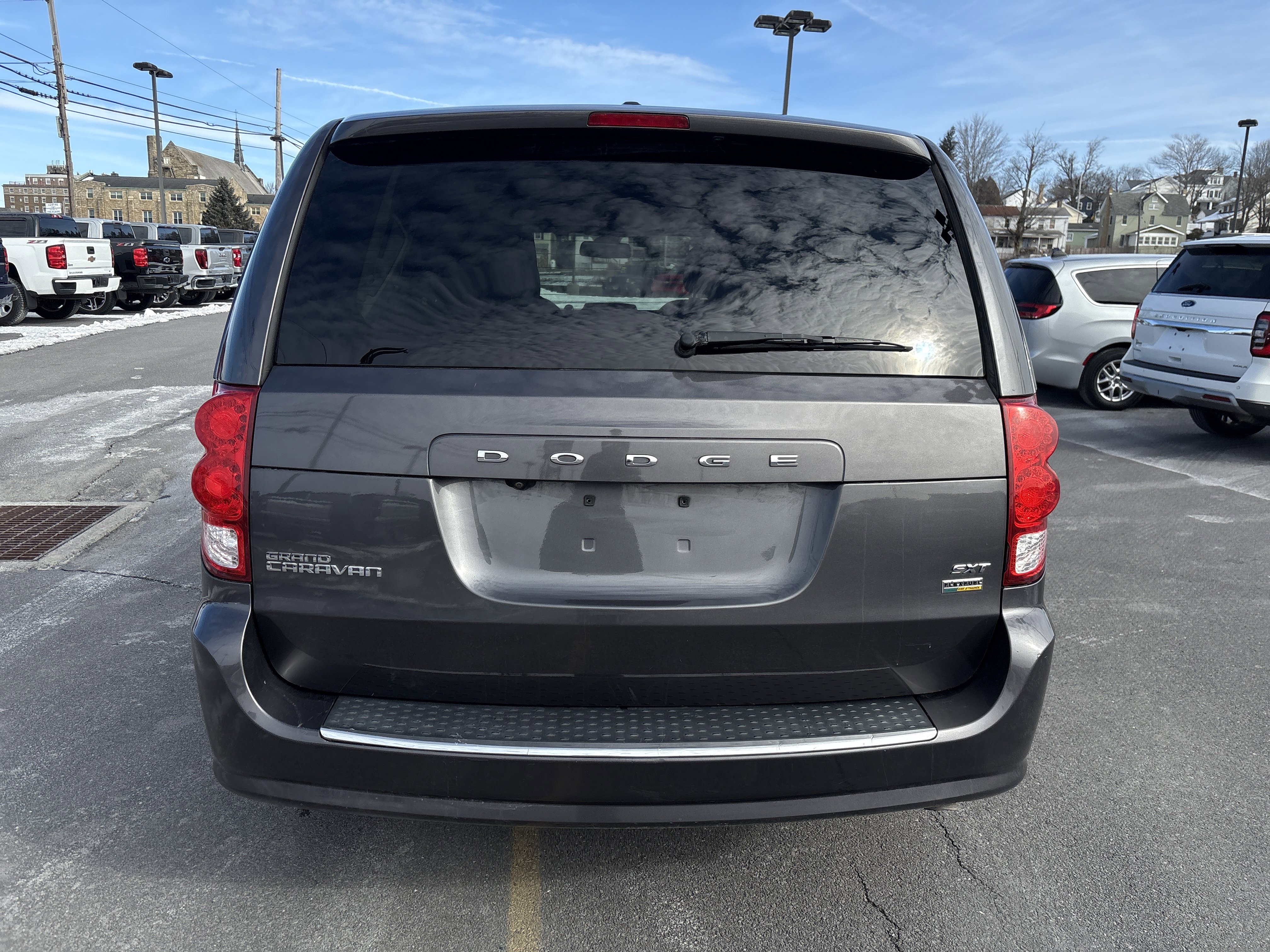 Used 2018 Dodge Grand Caravan SXT image 4