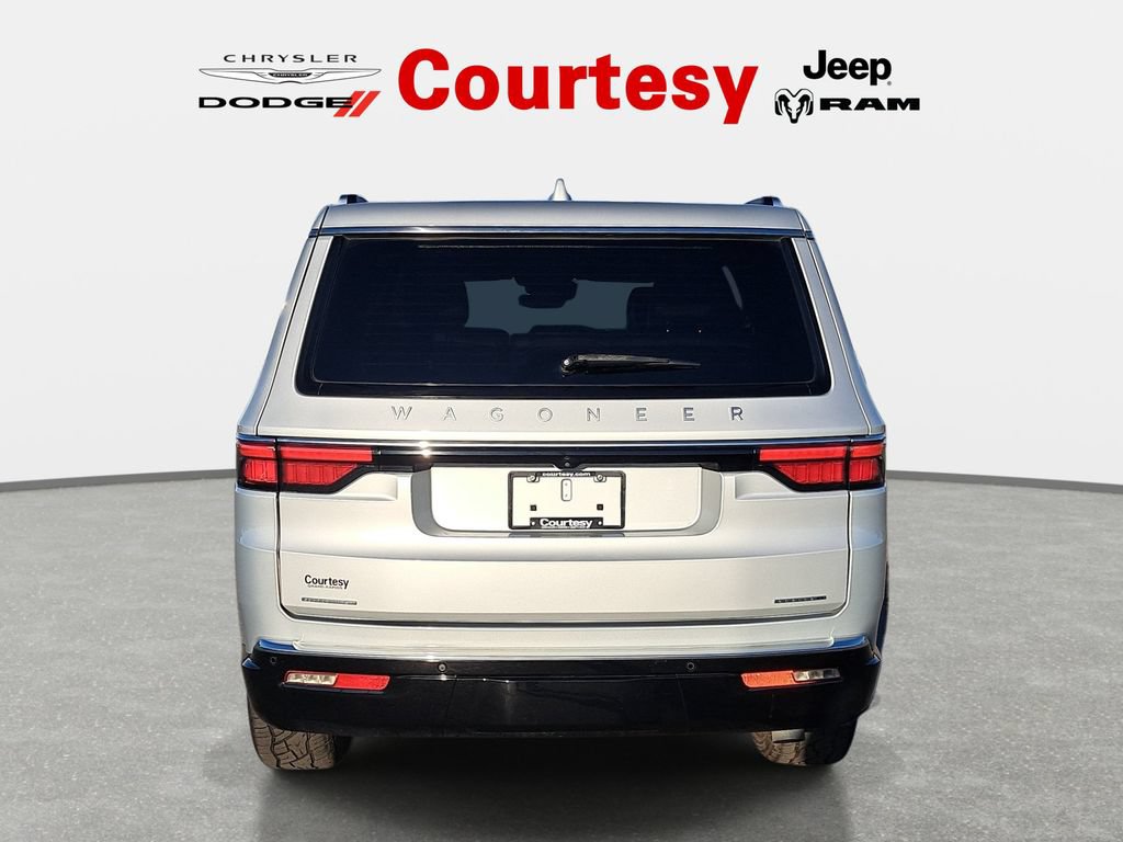 Certified 2022 Jeep Wagoneer Series II AWD/4WD image 5