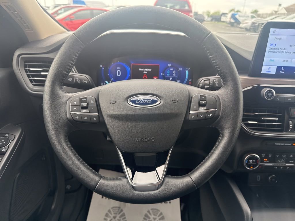 Used 2020 Ford Escape Titanium w/ Titanium Premium Package 2.0 FWD image 26