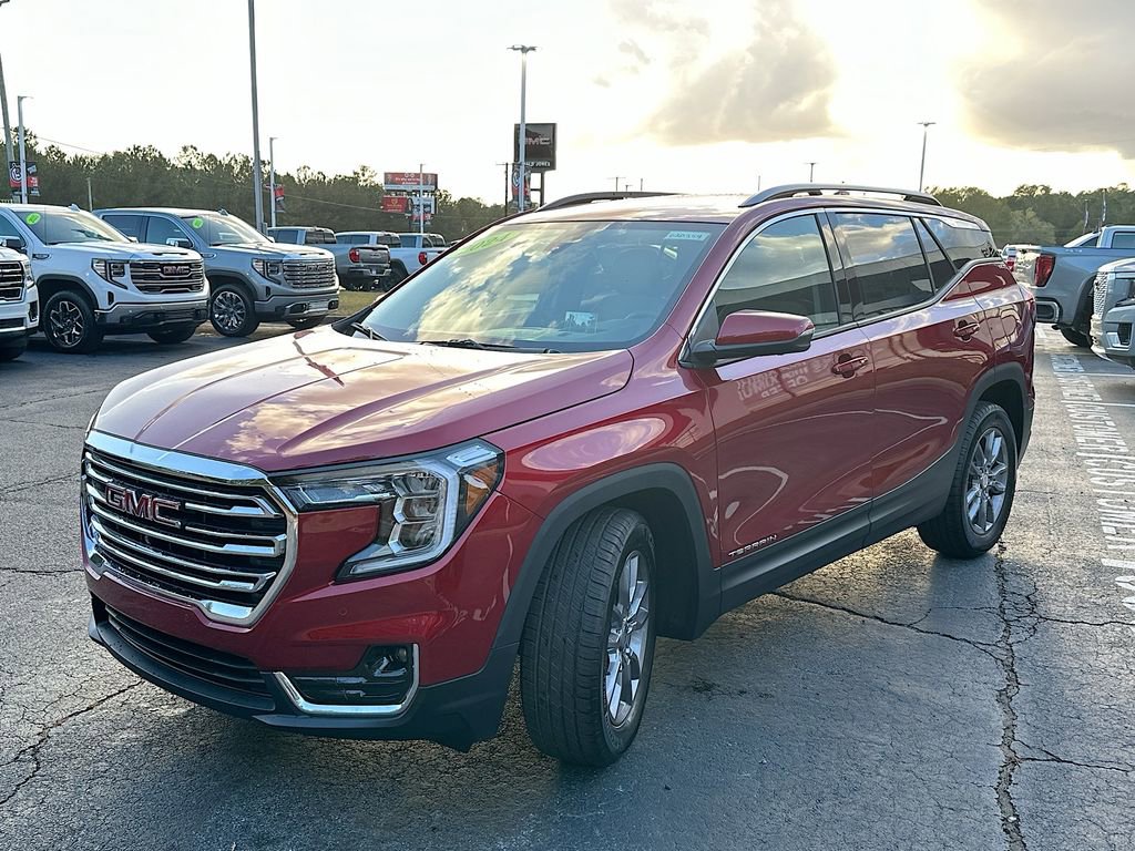 New 2024 GMC Terrain SLT w/ Tech Package FWD image 2