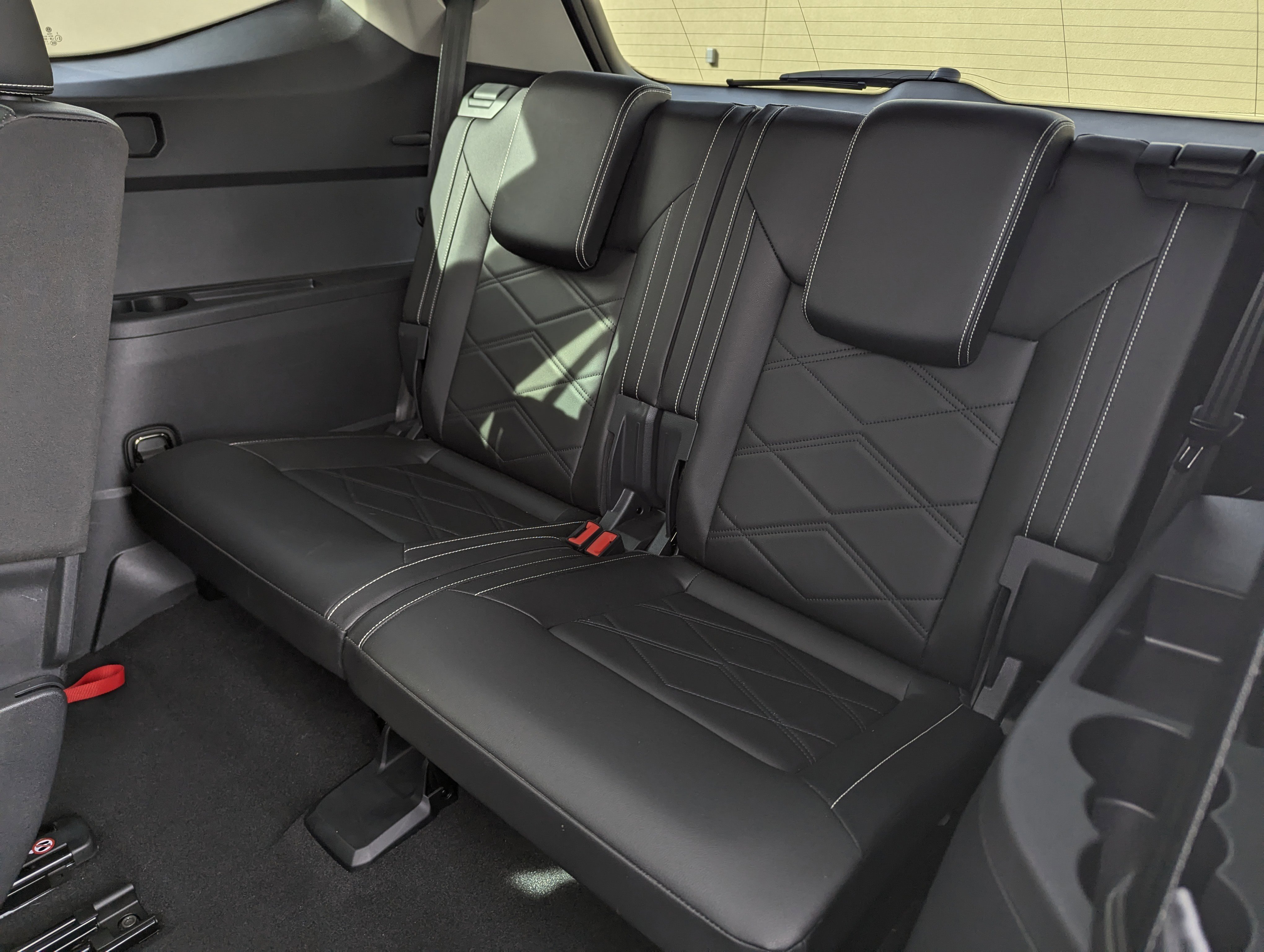 Used 2025 Volkswagen Atlas SE image 9