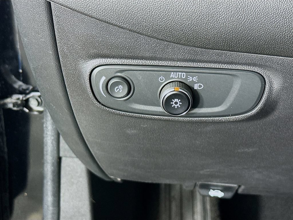 Used 2023 Chevrolet Equinox LT AWD/4WD image 15