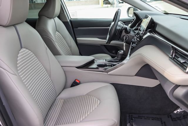 Used 2023 Toyota Camry SE image 17