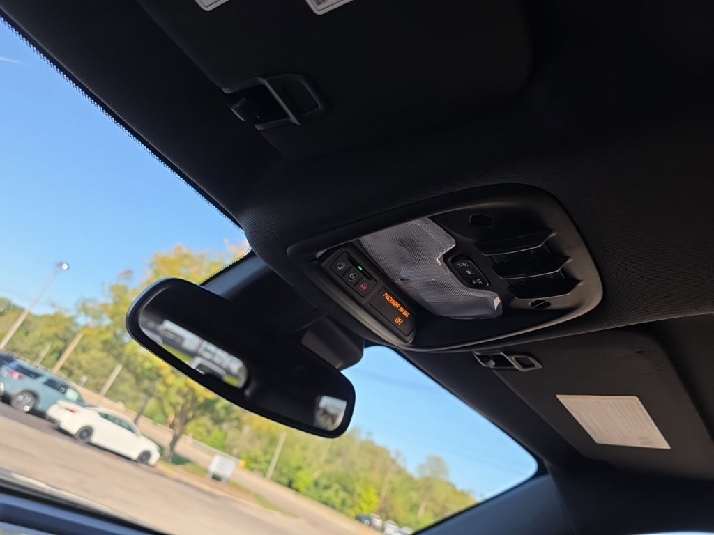 Used 2023 Chevrolet TrailBlazer RS w/ Sun and Liftgate Package FWD image 27