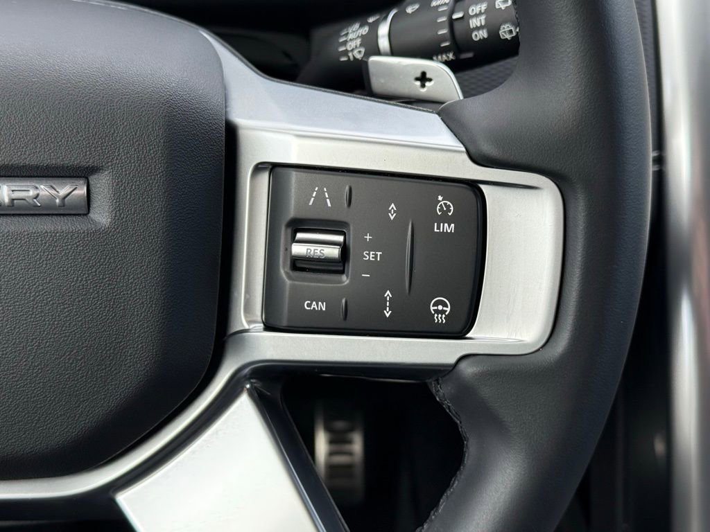 Certified 2025 Land Rover Discovery Dynamic SE AWD/4WD image 20