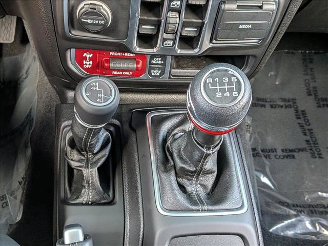 Certified 2025 Jeep Wrangler Unlimited Rubicon AWD/4WD image 13