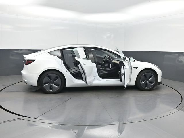 Used 2019 Tesla Model 3 Standard Range Plus image 32