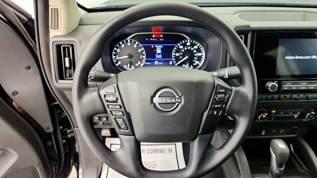 Used 2025 Nissan Frontier S AWD/4WD image 12