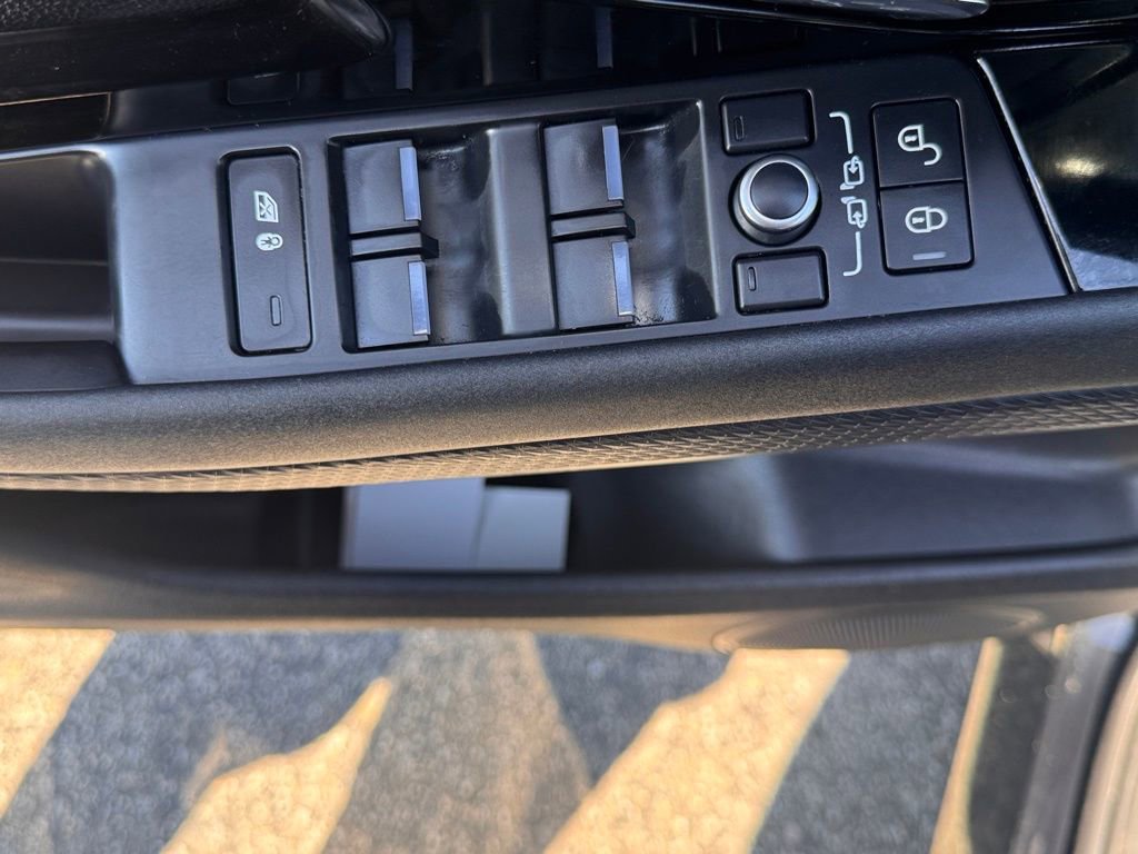 Used 2020 Land Rover Range Rover Evoque S AWD/4WD image 16