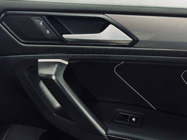 Used 2024 Volkswagen Tiguan SE image 14