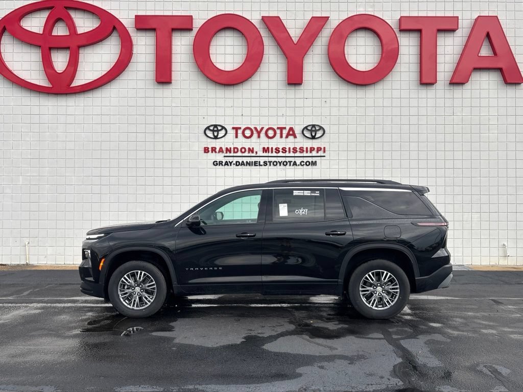 Used 2024 Chevrolet Traverse LT FWD image 5