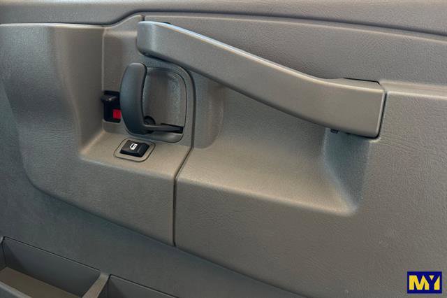 Used 2024 Chevrolet Express 2500 w/ Driver Convenience Package image 18