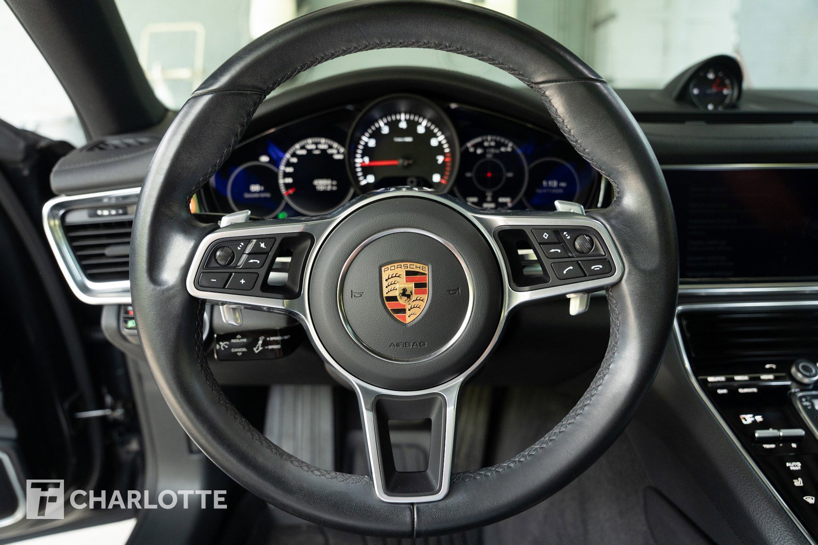 Used 2020 Porsche Panamera 4 image 21