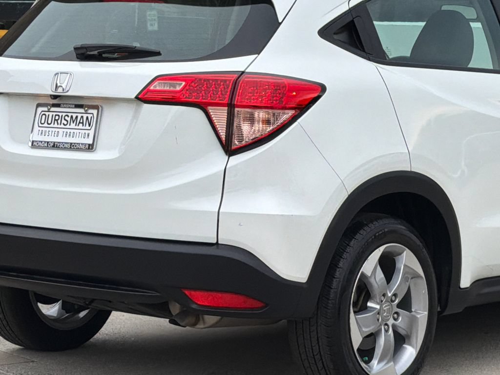 Used 2017 Honda HR-V LX image 7