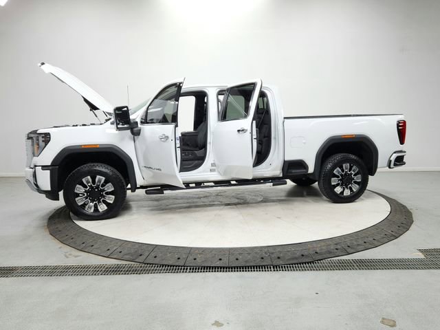 Used 2025 GMC Sierra 2500 Denali image 12