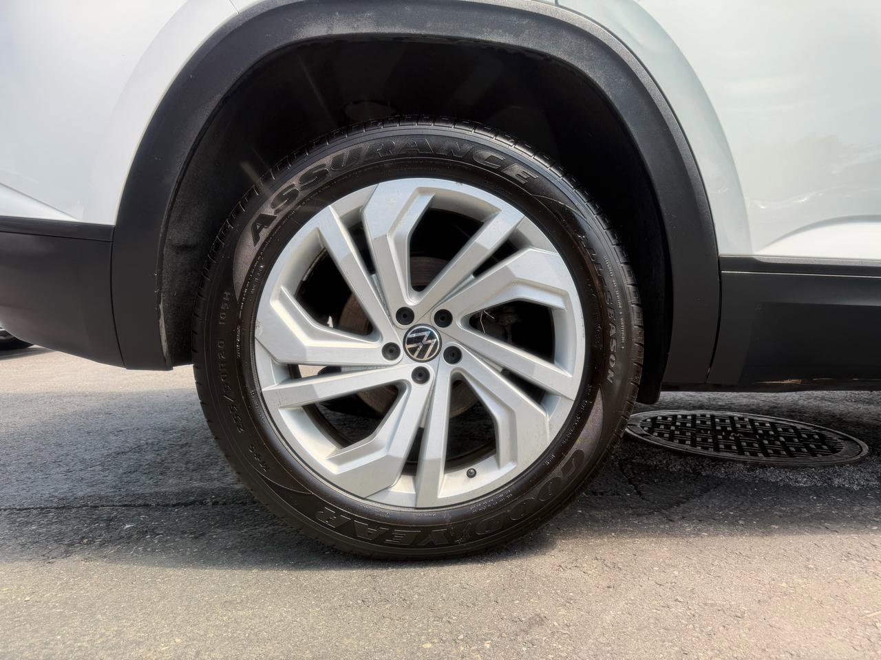 Used 2020 Volkswagen Atlas Cross Sport SEL AWD/4WD image 31