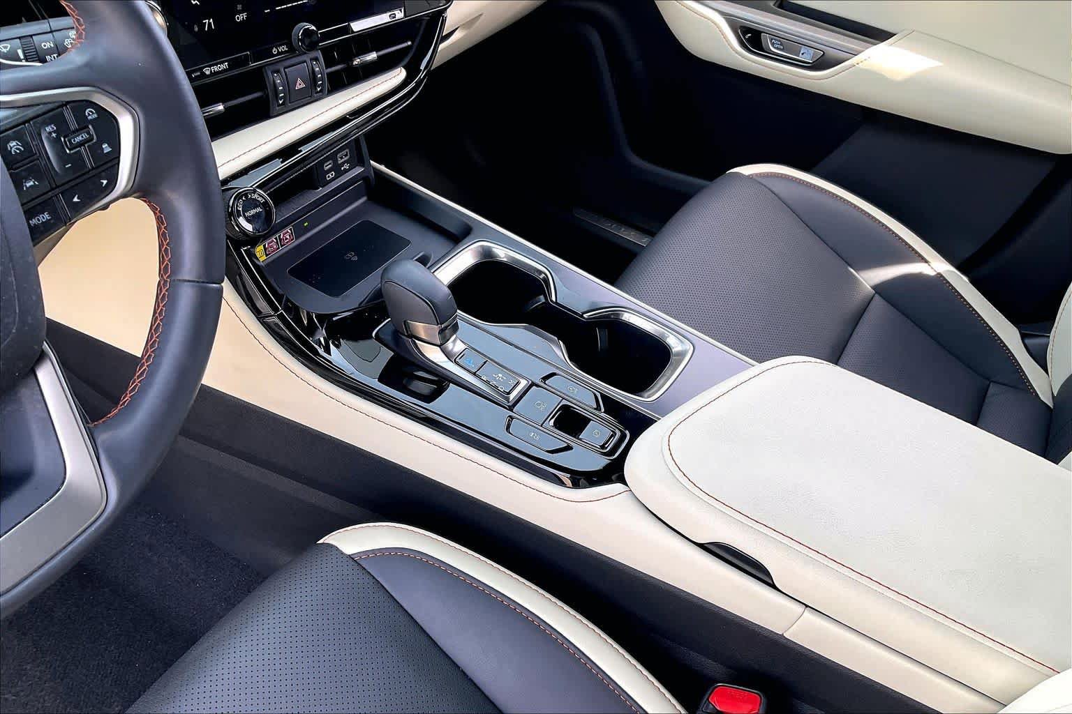 Used 2024 Lexus NX 250 FWD image 14
