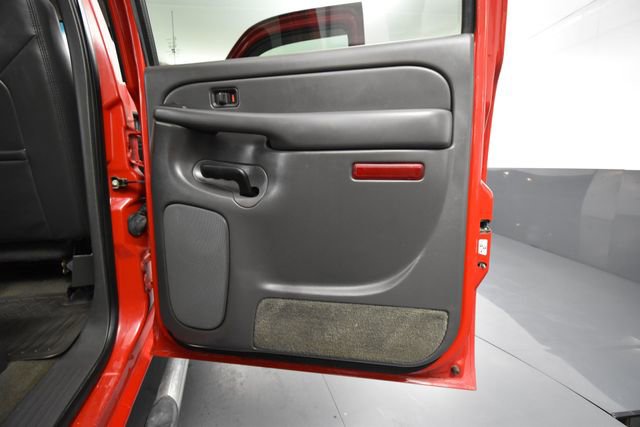 Used 2005 GMC Sierra 2500 SLT w/ Heavy-Duty Power Package image 39