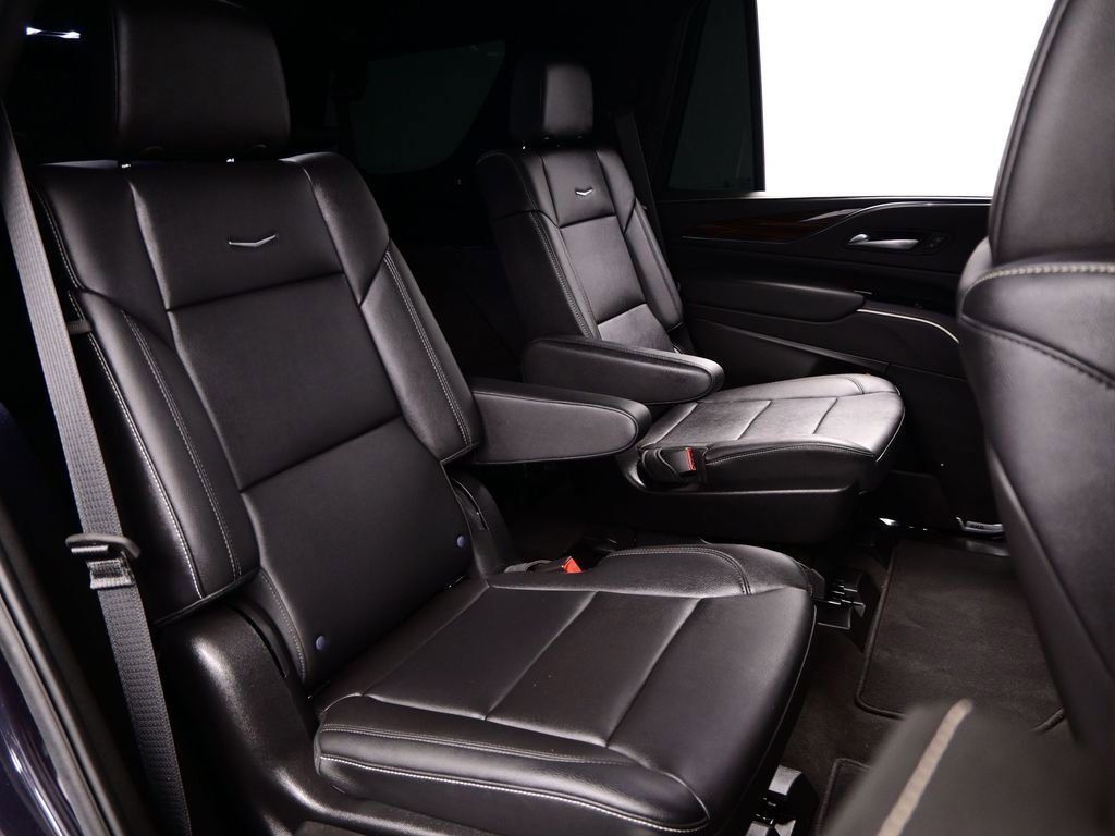 Used 2024 Cadillac Escalade Luxury RWD image 37