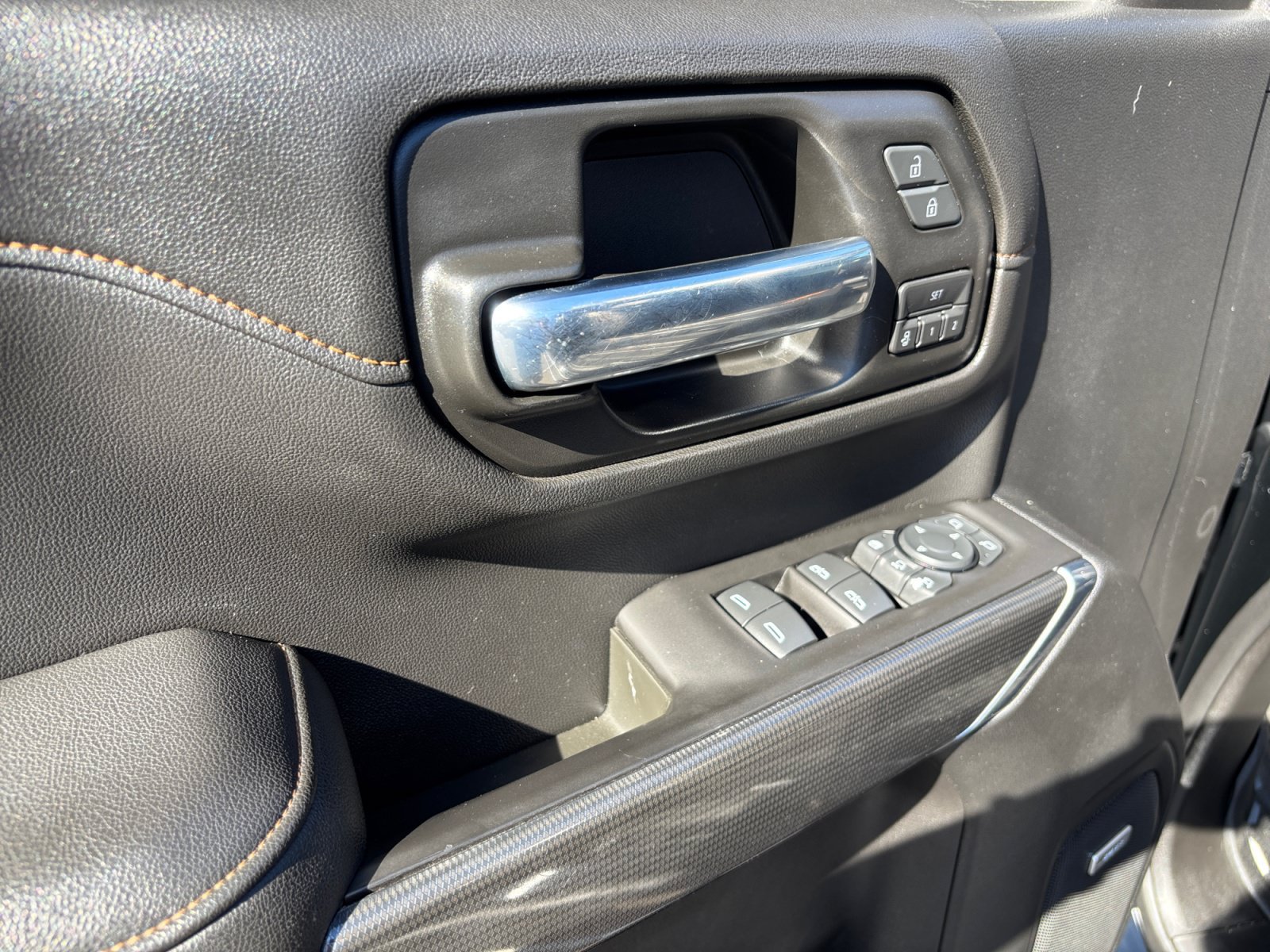 Used 2020 GMC Sierra 2500 AT4 w/ AT4 Premium Package AWD/4WD image 12