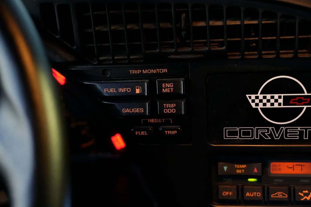 Used 1992 Chevrolet Corvette Convertible image 57