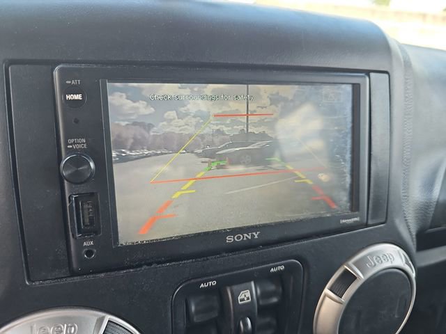 Used 2015 Jeep Wrangler Unlimited Sahara w/ Connectivity Group image 21