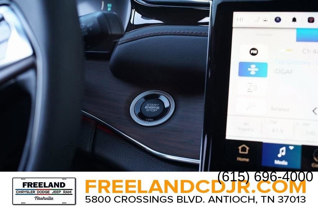 New 2024 Jeep Grand Cherokee Summit w/ Advanced Protech Group IV AWD/4WD image 15