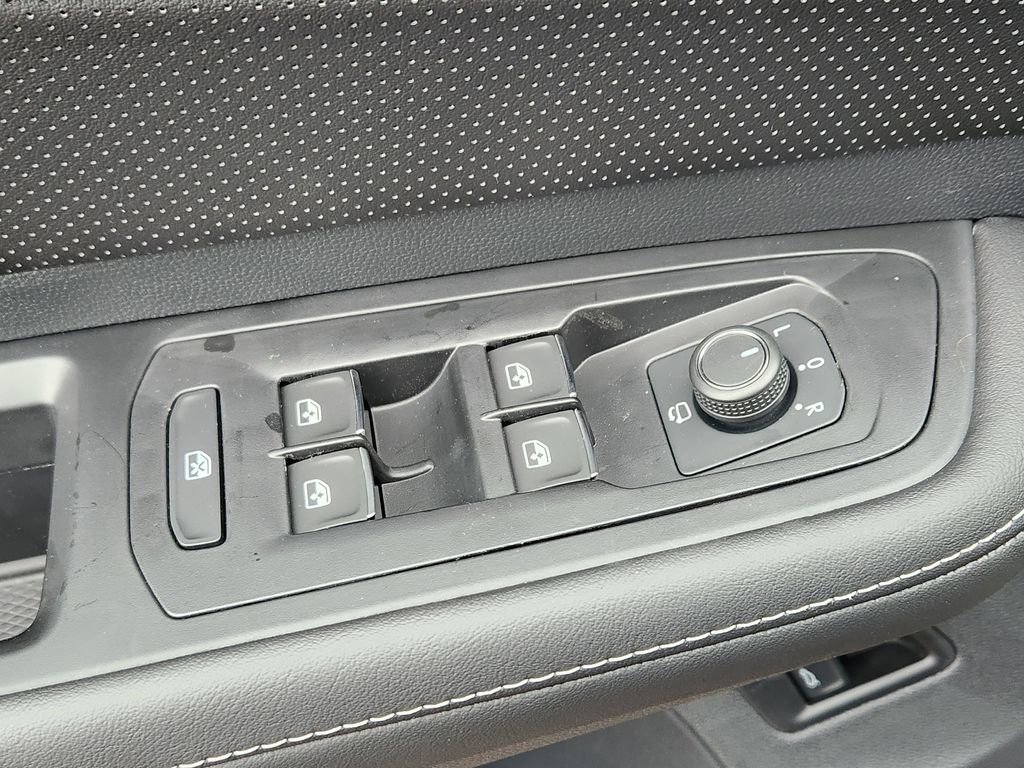 New 2025 Volkswagen Atlas SEL Premium R-Line image 4