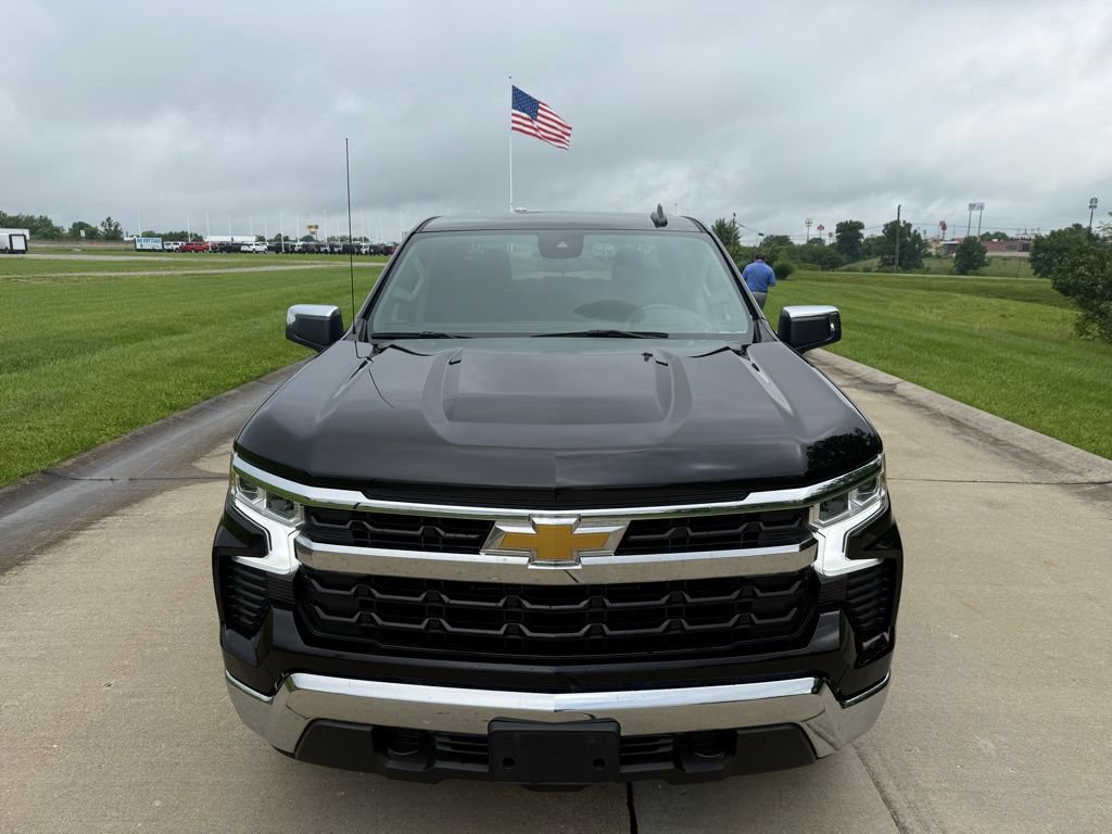 Used 2023 Chevrolet Silverado 1500 LT AWD/4WD image 11