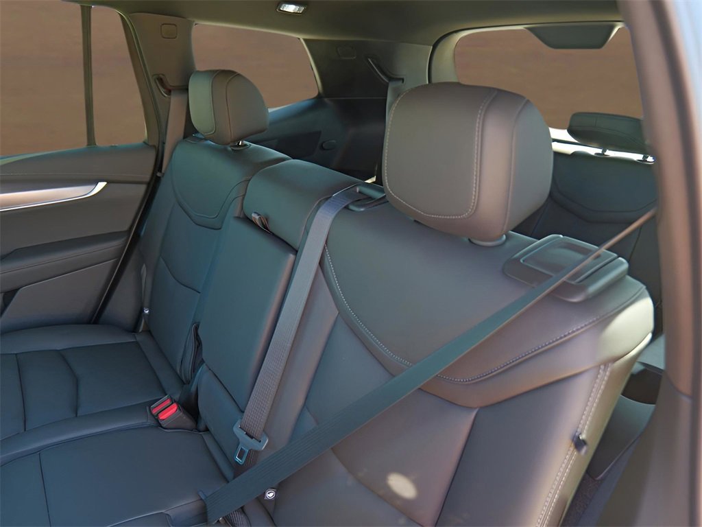 New 2025 Cadillac XT6 Luxury image 24