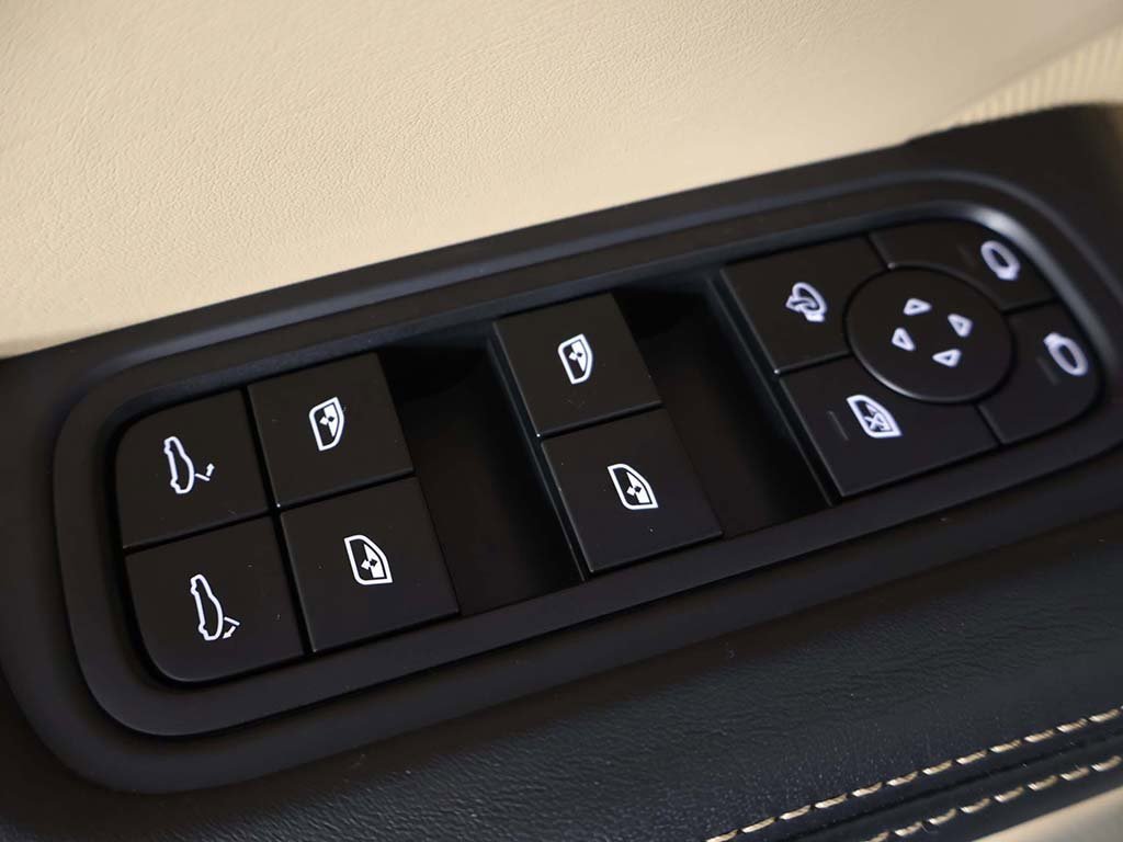 Used 2022 Porsche Cayenne GTS image 41