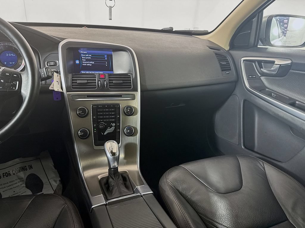 Used 2013 Volvo XC60 3.2 FWD image 26
