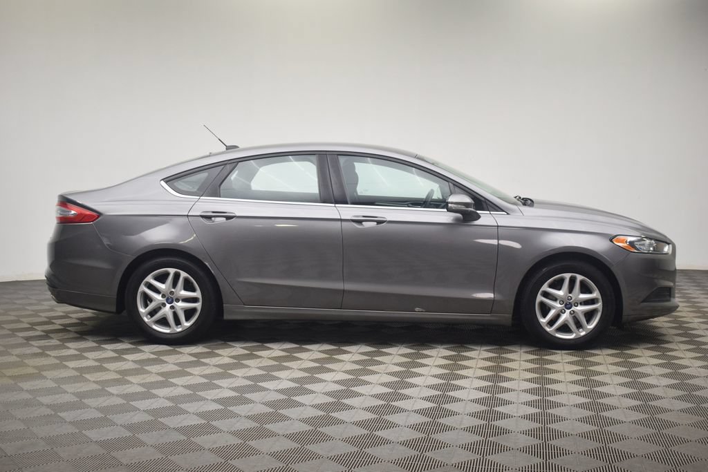 Used 2014 Ford Fusion SE FWD image 11
