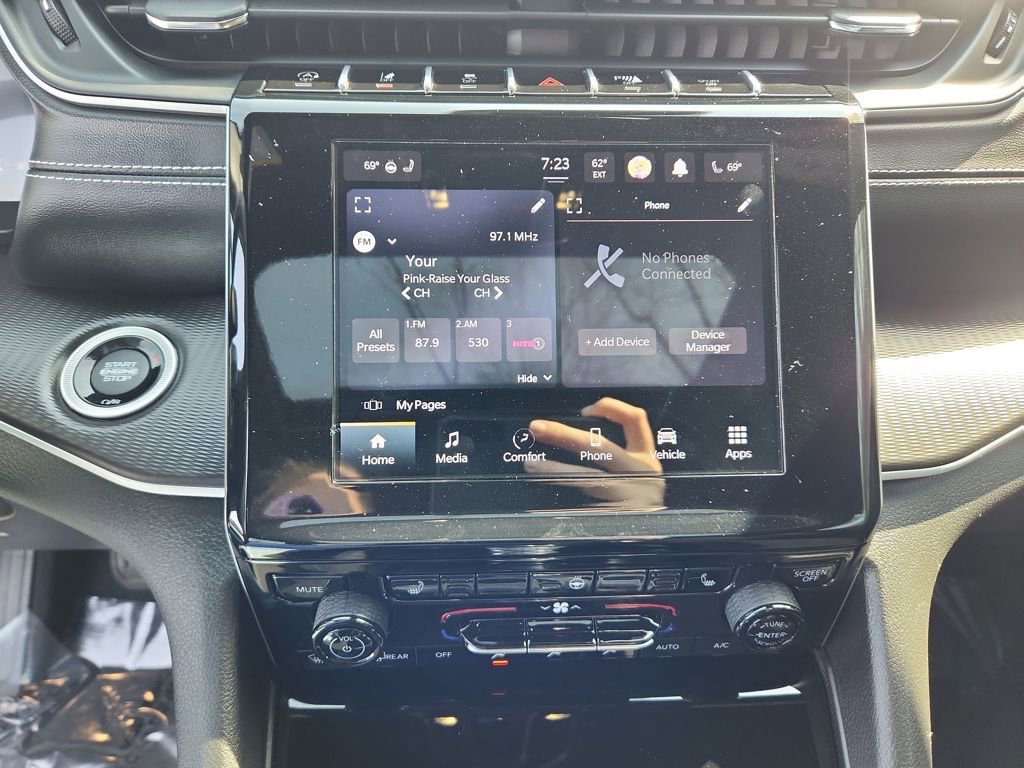 Used 2024 Jeep Grand Cherokee Altitude AWD/4WD image 17