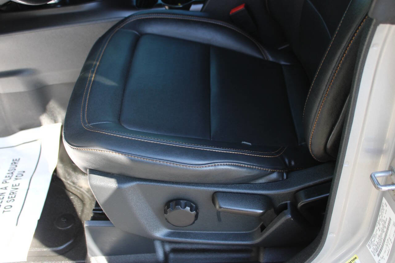 Used 2022 Ford Bronco Badlands image 8