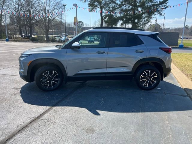 Used 2025 Chevrolet TrailBlazer ACTIV w/ Driver Confidence Package image 4