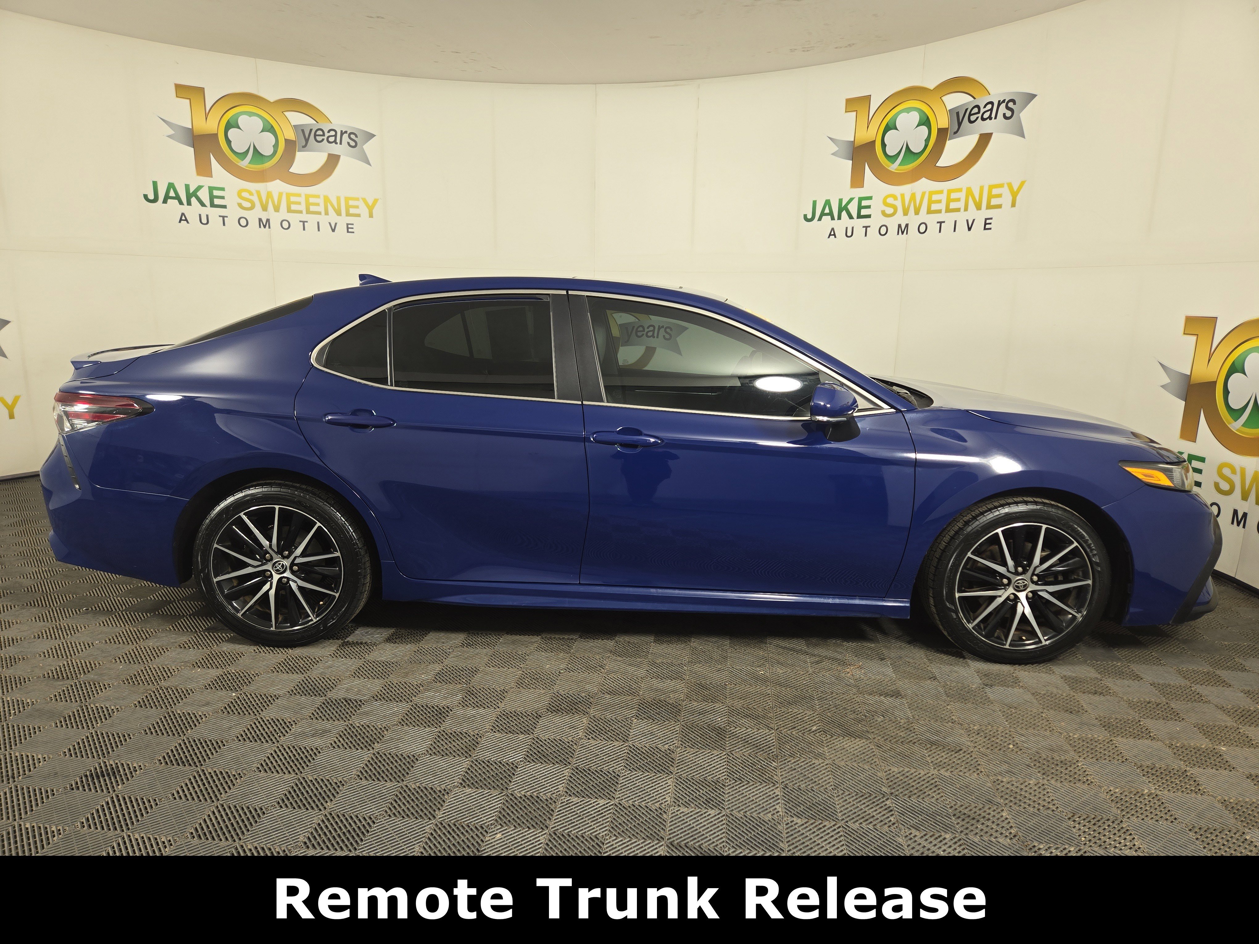 Used 2023 Toyota Camry SE w/ Convenience Package image 10