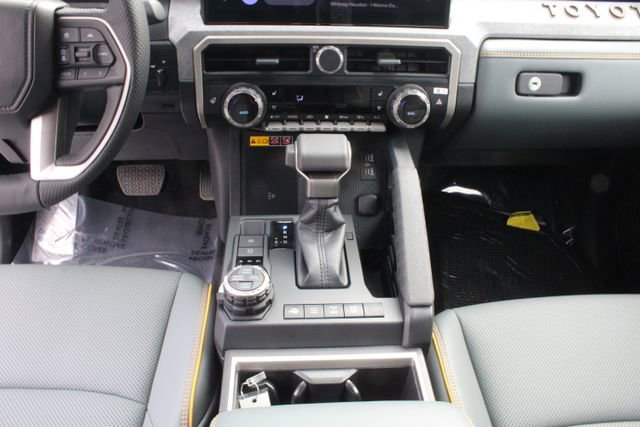 Used 2025 Toyota Tacoma Trailhunter image 18