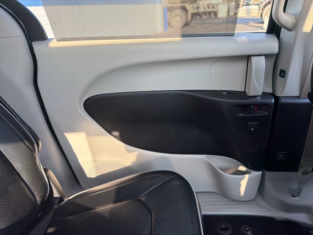 Used 2021 Chrysler Pacifica Limited image 21