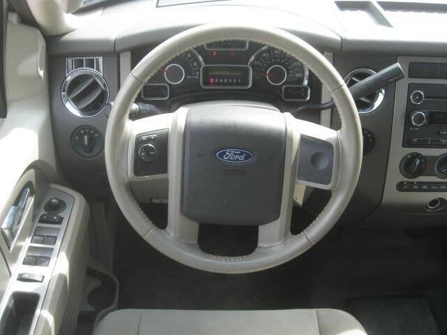 Used 2012 Ford Expedition XL w/ HD Trailer Tow Pkg AWD/4WD image 13