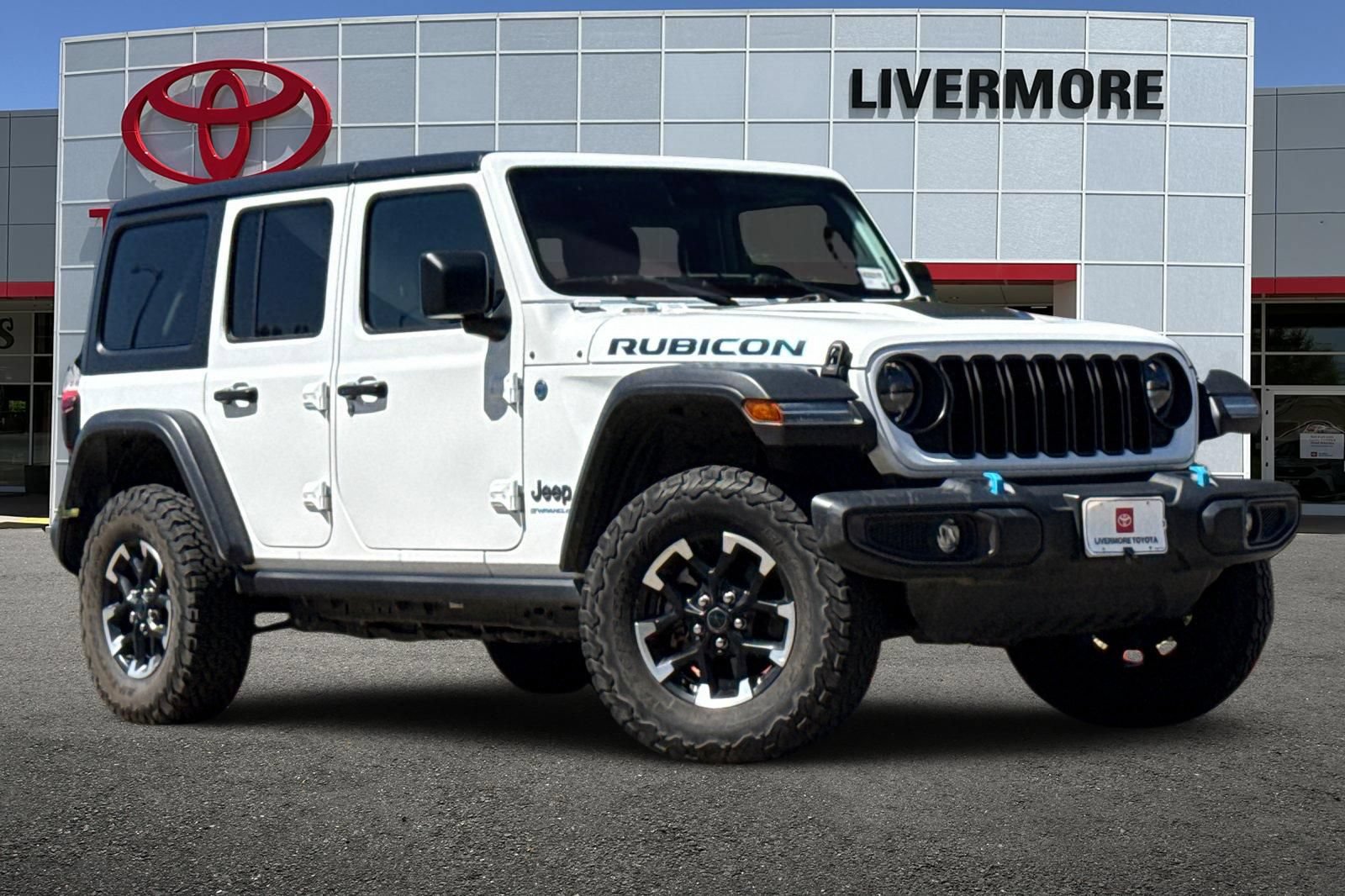 Used 2024 Jeep Wrangler Unlimited Rubicon 4xe AWD/4WD image 2