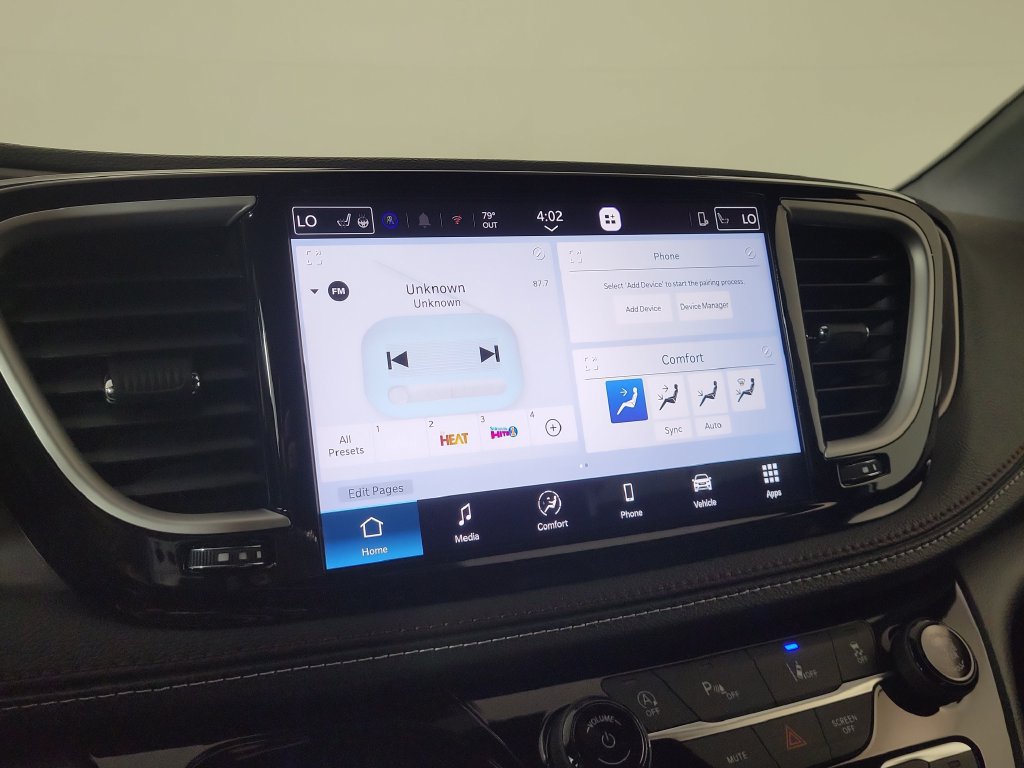 New 2027 Chrysler Pacifica Select FWD image 19