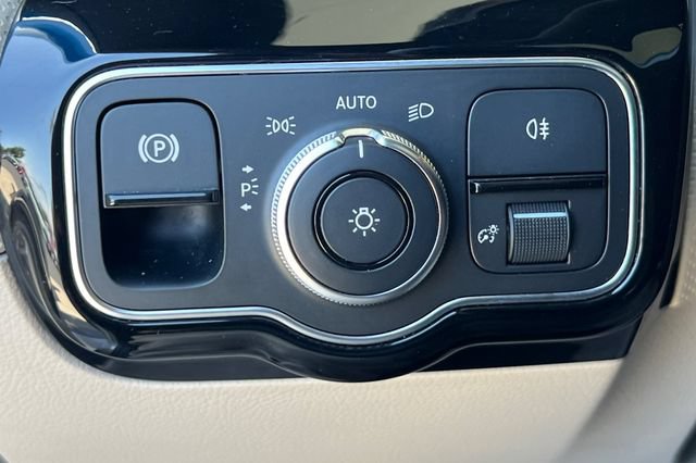 Used 2020 Mercedes-Benz CLA 250 image 33