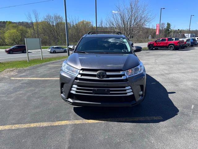 Used 2018 Toyota Highlander XLE AWD/4WD image 8