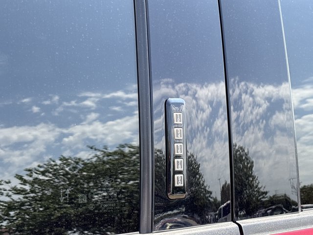 Used 2021 Ford F150 Raptor w/ Equipment Group 801A High AWD/4WD image 19